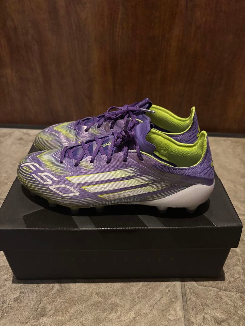 F50 サッカーシューズ 紫/緑