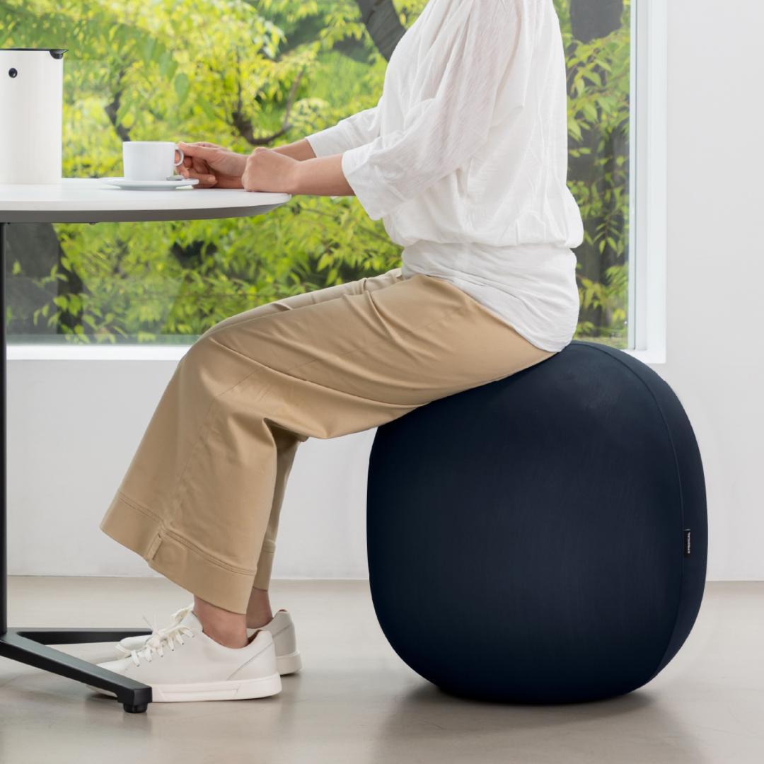 ＆MEDICAL　MALLOW オーバルバランスボール　ネイビー