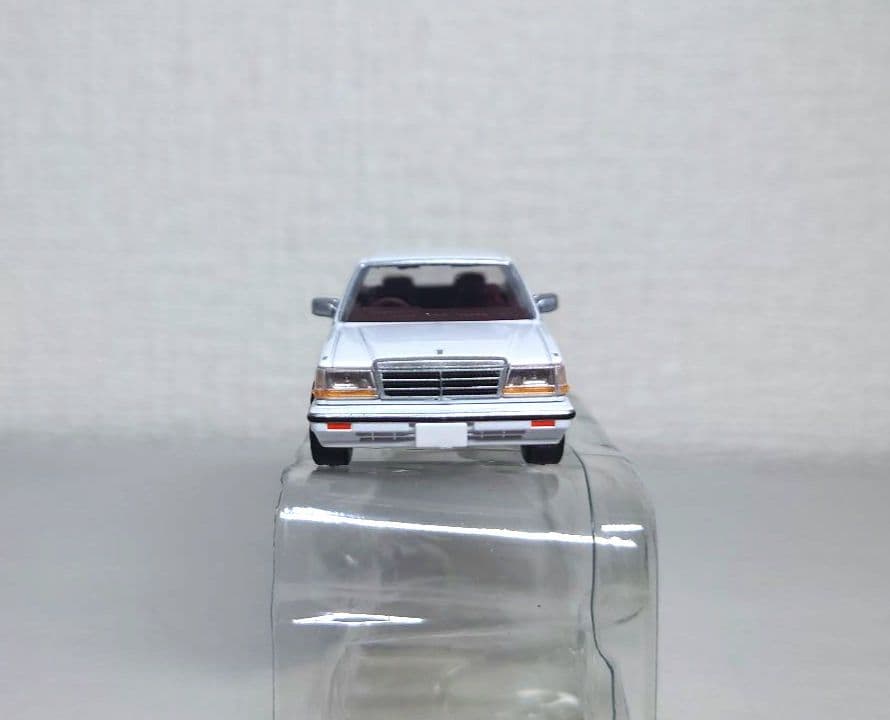 トミカリミテッドヴィンテージネオ　日産グロリアV30ターボブロアム（85年式）