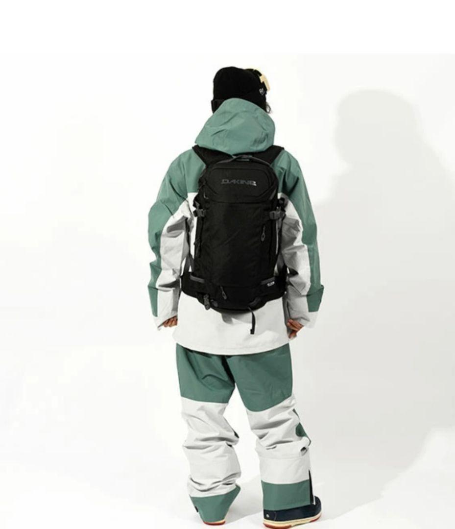 新品27500円DAKINE HELI-PLO24L 黒バックパック　リュック