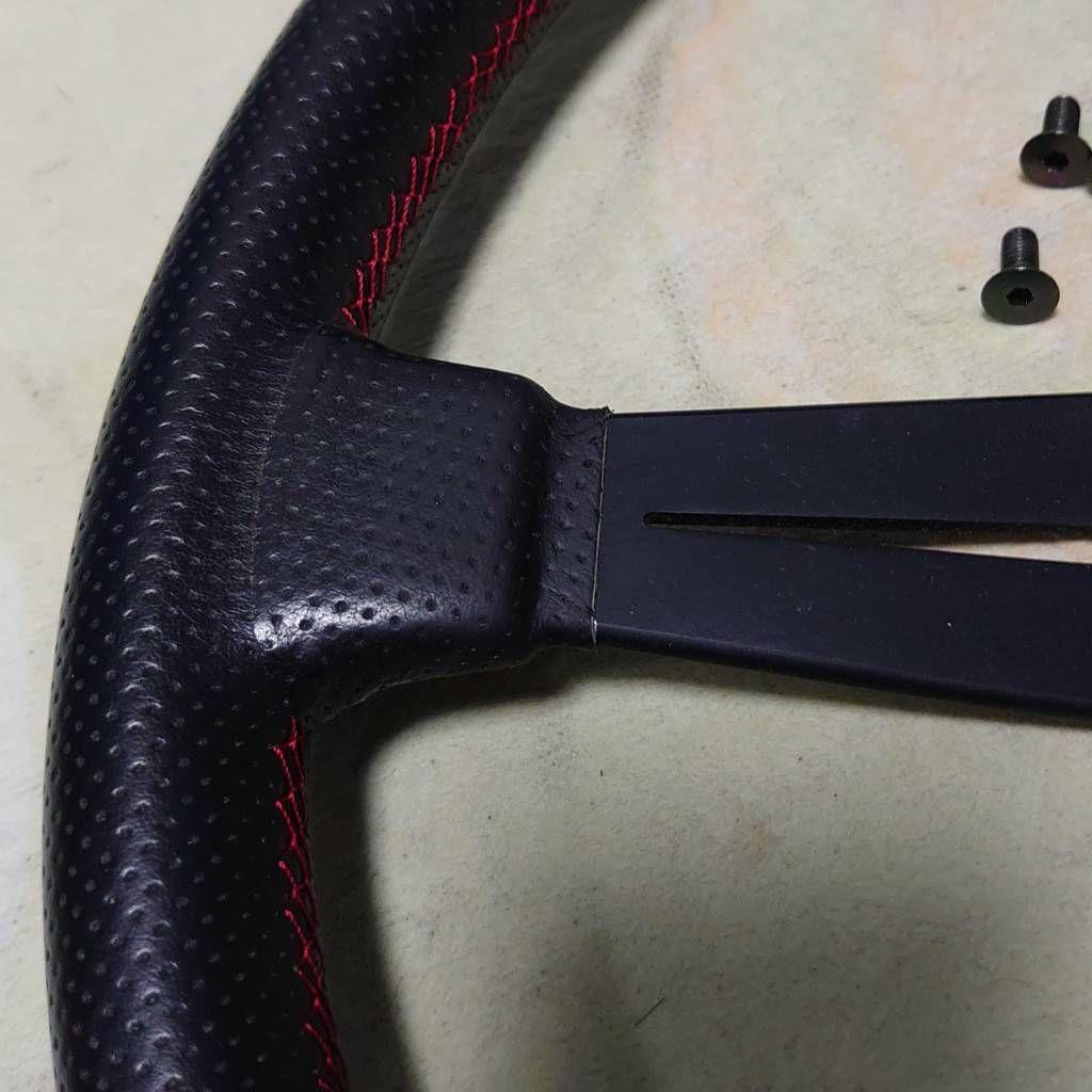 NARDIスポーツ36 Φブラック パンチングレザーレッドステッチ