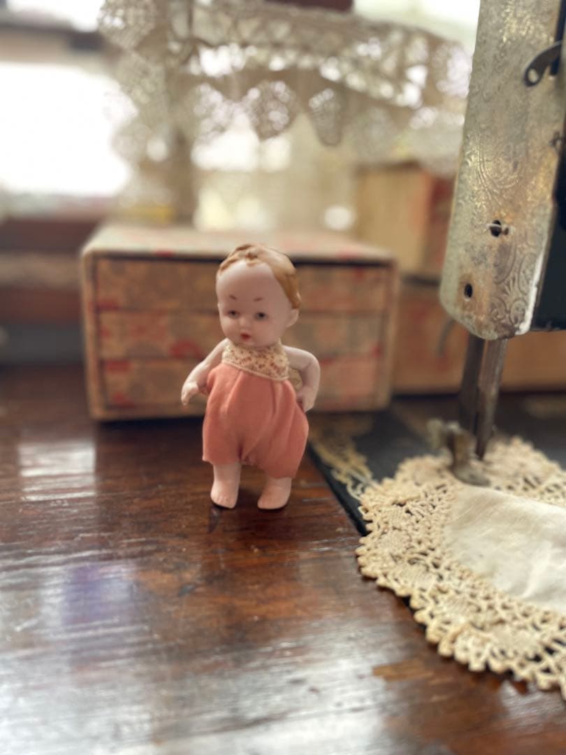 ヘルトヴィヒ　アンティークビスクドール