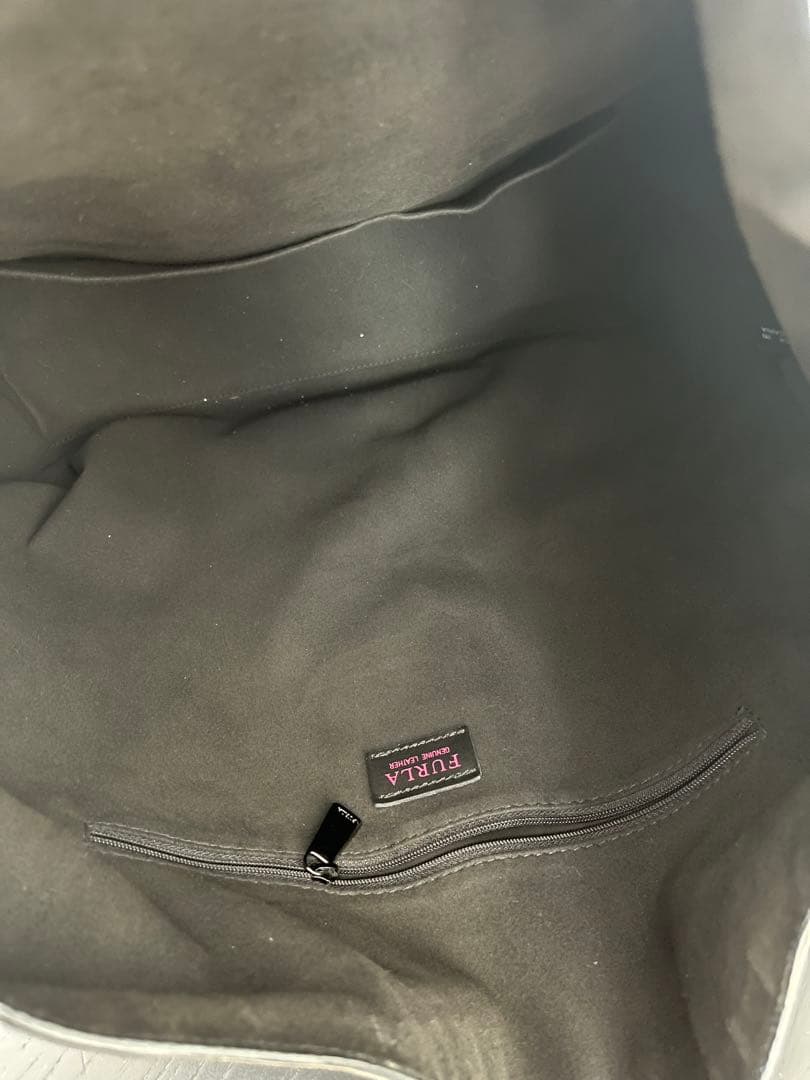 FURLA 黒 レザーハンドバッグ