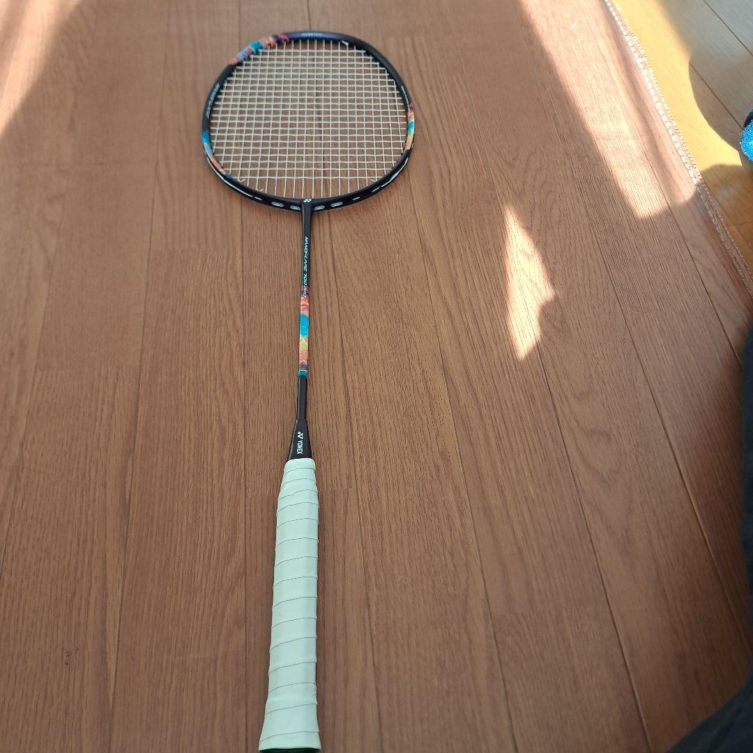 ヨネックス　ナノフレア700プロ　4U5