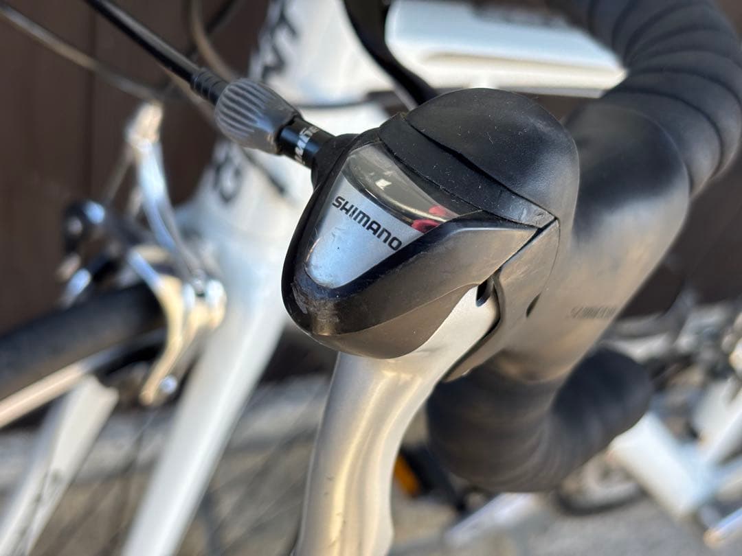 ロードバイクデビューに！ジャイアント　デファイ　giant DEFY3 ホワイト