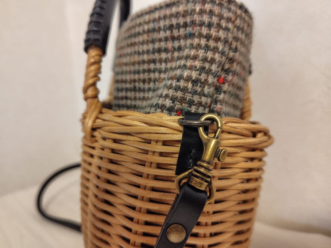 籐編みかごバッグポシェット　ウール　本革 ハンドメイド