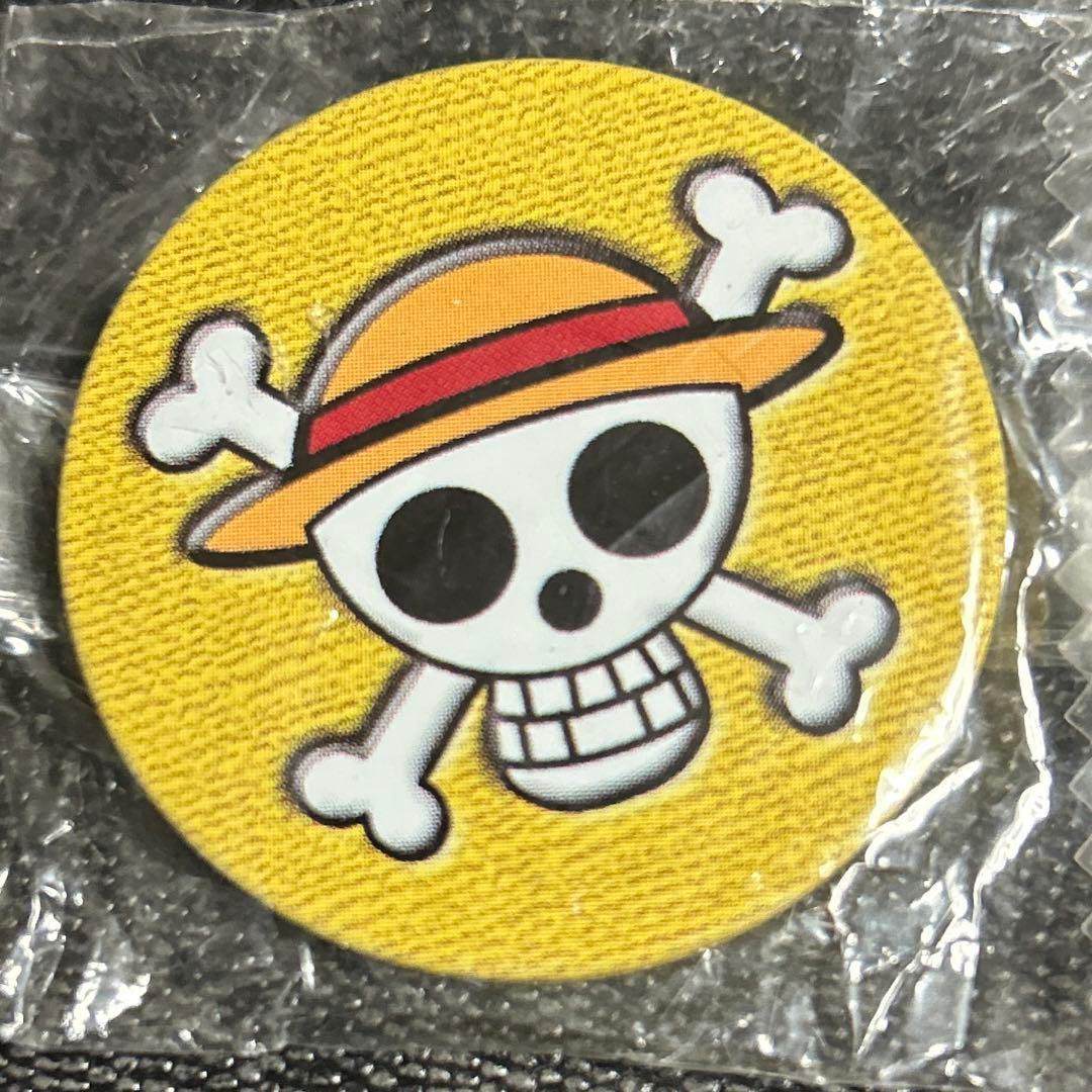 激レア　ONE PIECE 麦わらの一味　海賊旗　レトロ　当時物　缶バッジ