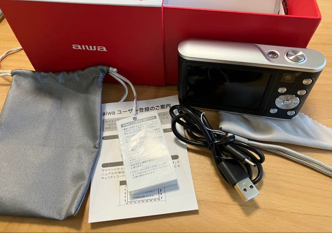 【美品・電源確認済】aiwa DCB コンパクトデジタルカメラ ブラック