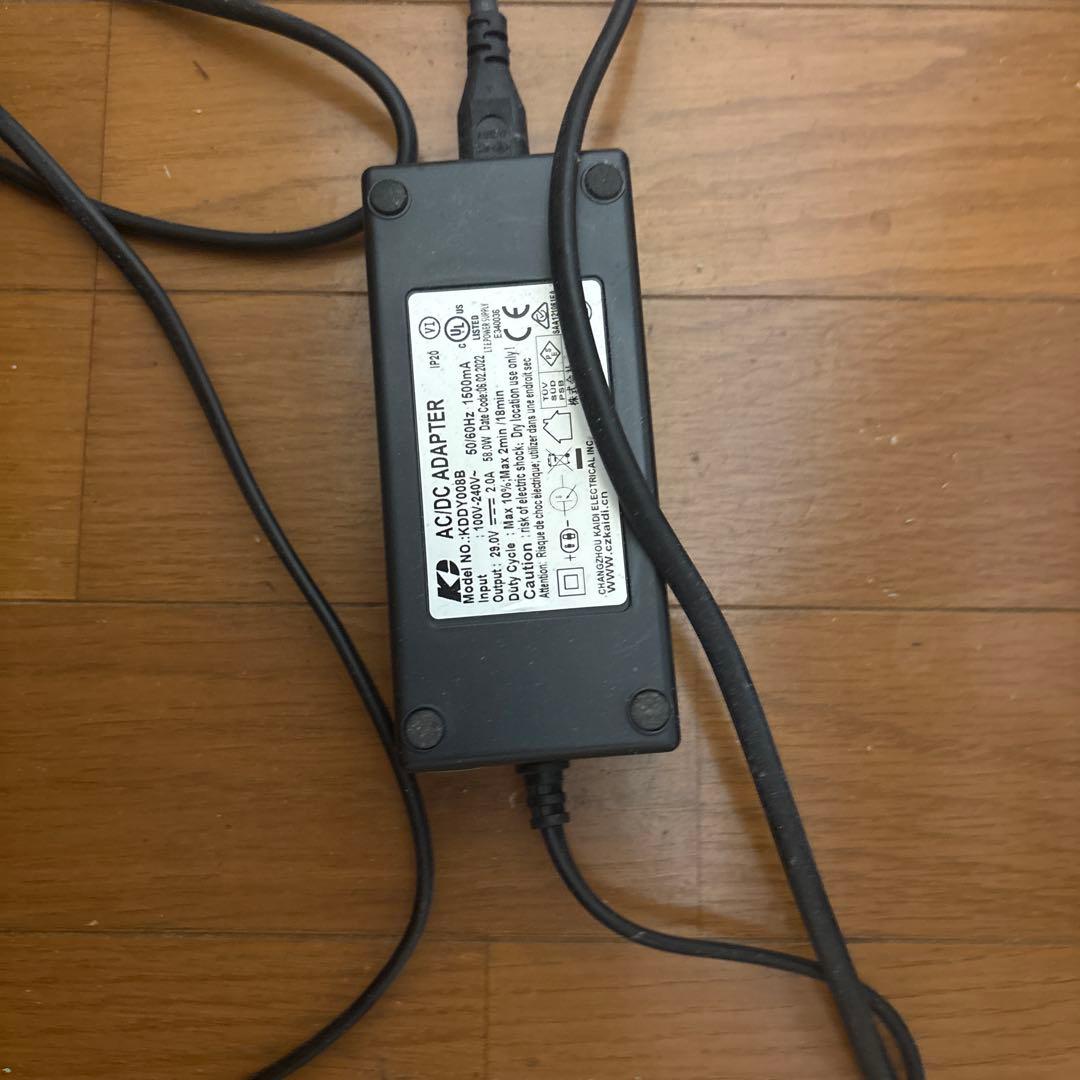 r*u様 定価8.5万ニトリ【NEWビリーバー】 電動リクライニング　厚革キャメ