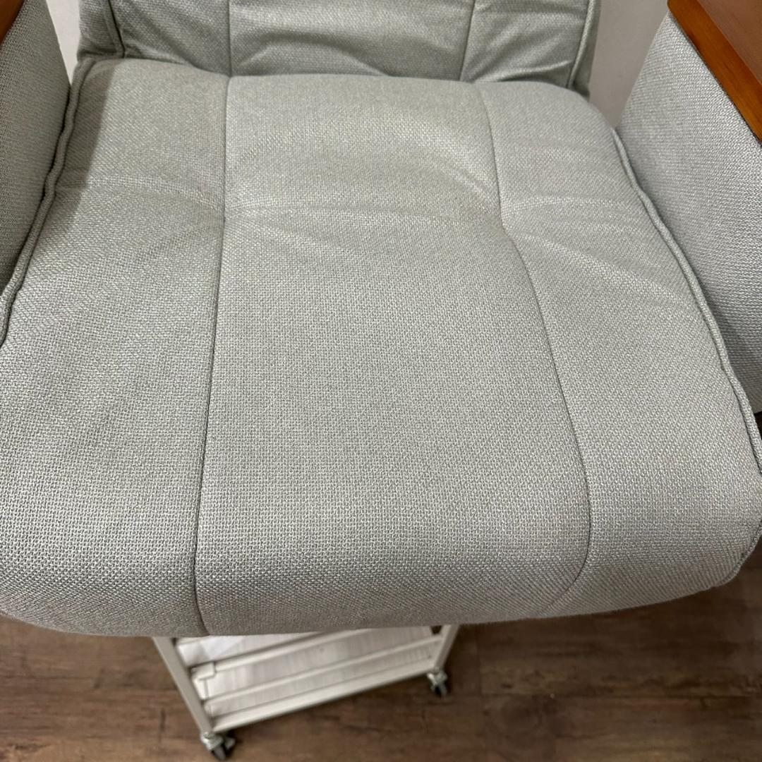 新品　未使用　肘付き回転座椅子き　リクライニング無段階　360度