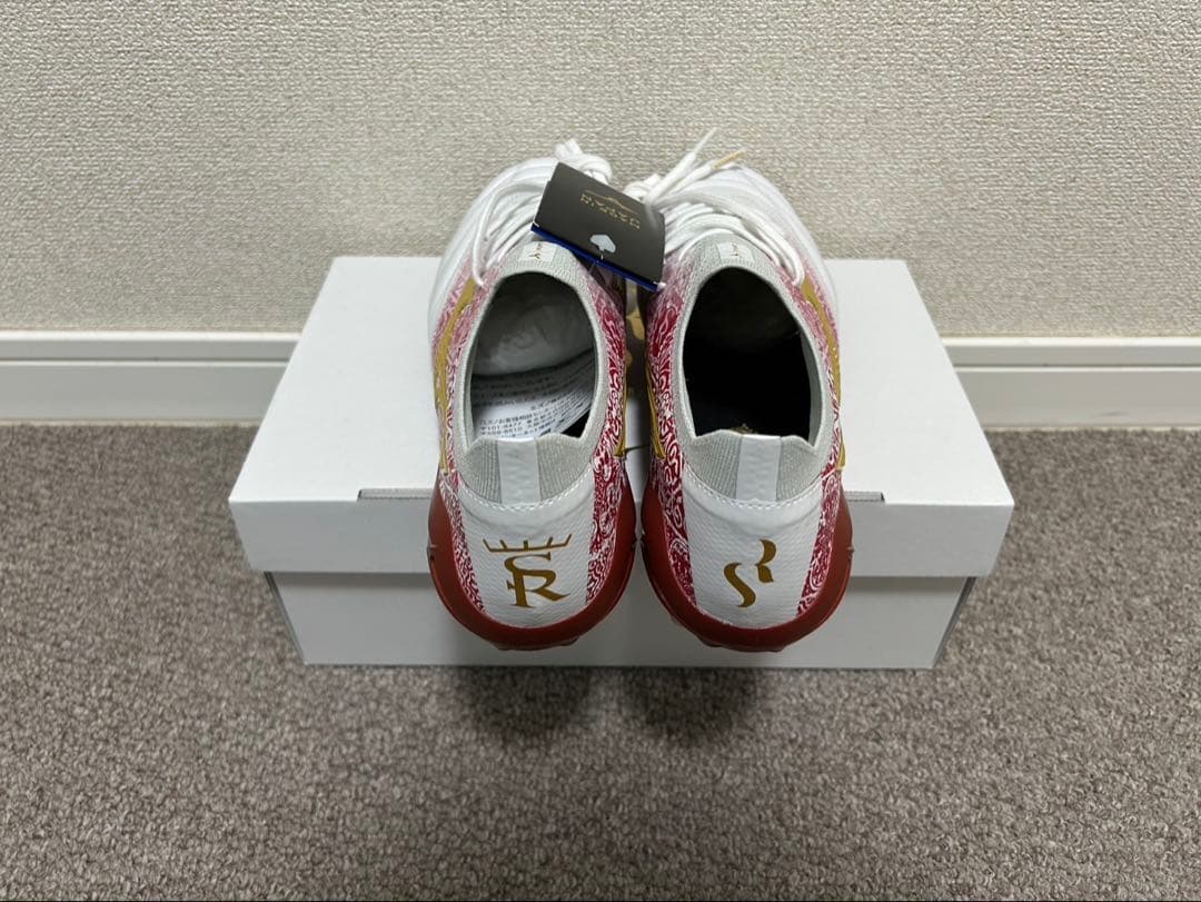 サッカースパイク　ミズノ　モレリアネオ4β