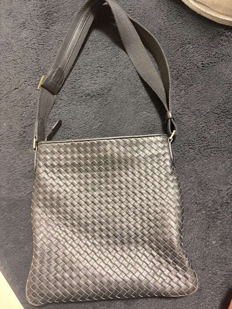 黒 編み込みレザー ショルダーバッグ