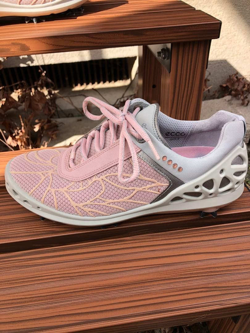 376番 新品ecco ゴルフシューズピンク/グレー23.5cm ソフトスパイク