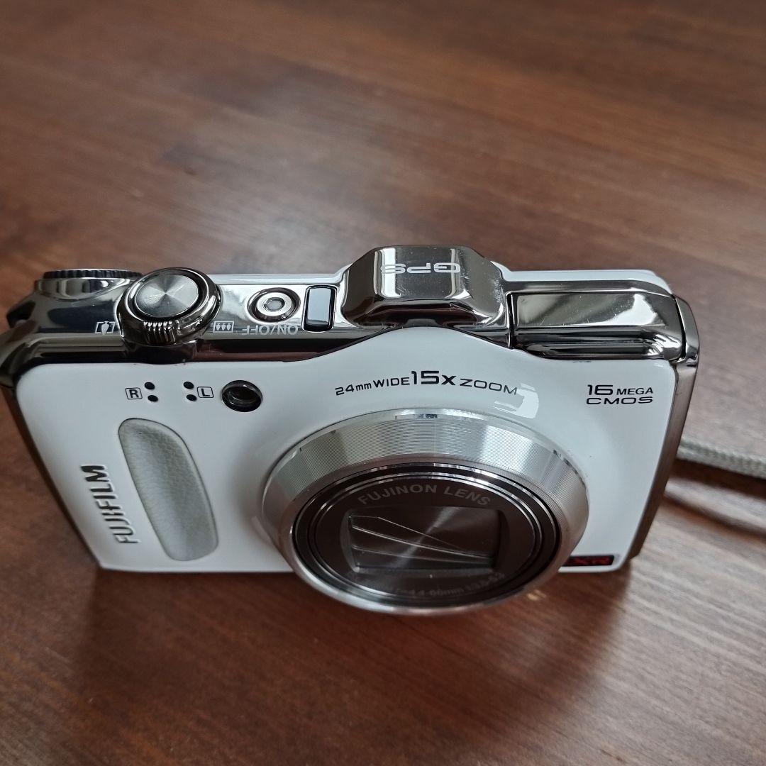 [美品]Fujifilm FinePix F550EXR ホワイト