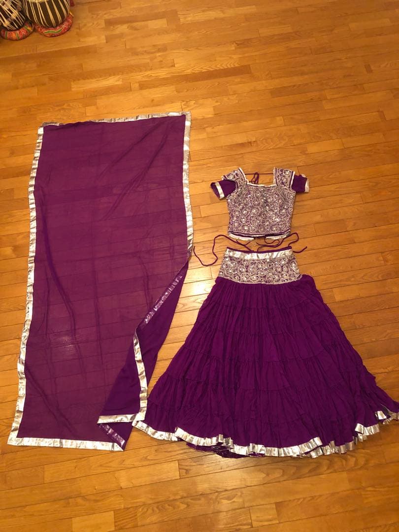 【本格インド衣装】レヘンガ・チョリ 3点セット（パープル×シルバー）