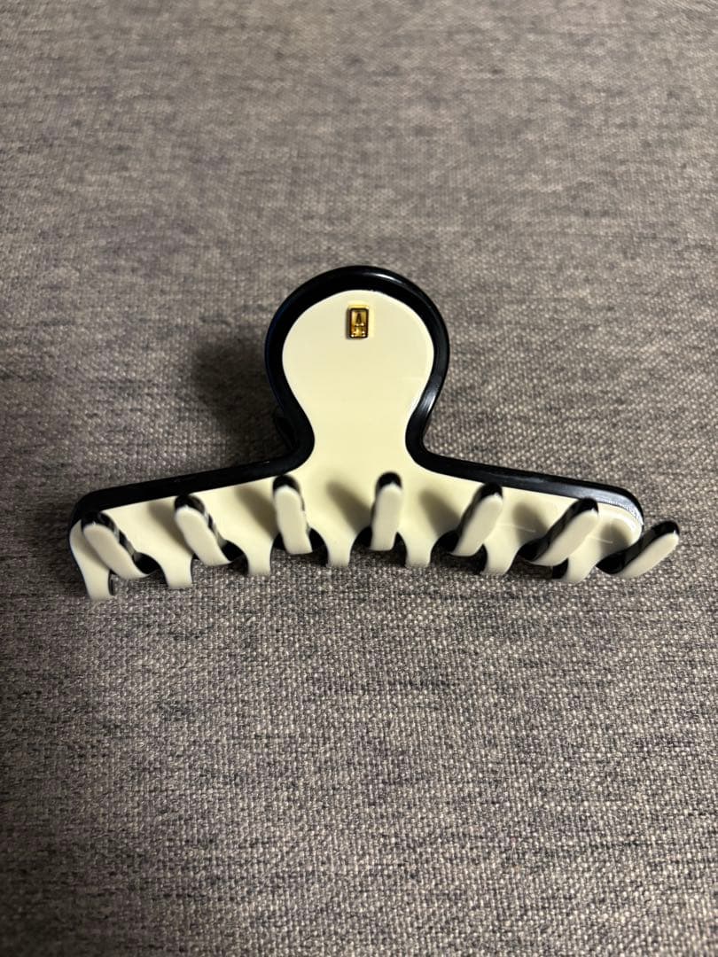ALEXANDRE de PARIS ヘアクリップ アイボリー/ブラック