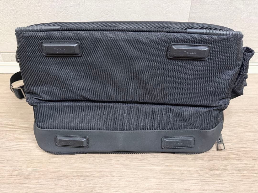 Travel Pro Flight Crew5ビジネスバッグ ナイロン　ブラック