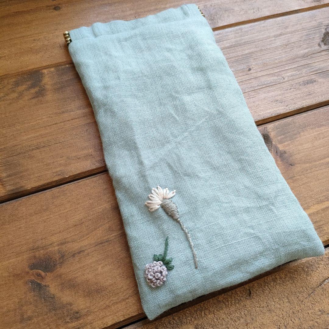 【リネン刺繍　kako☆ページ】クッションカバー　メガネケース