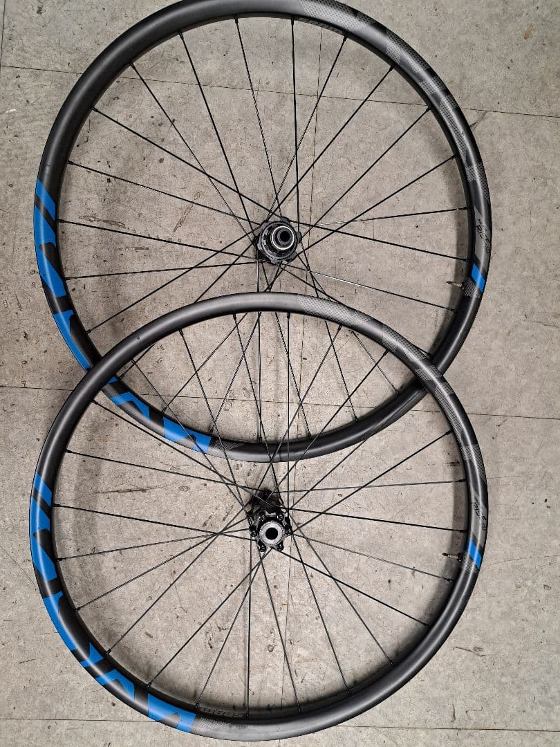 中古SRAM RISE 60 カーボン完組ホイール