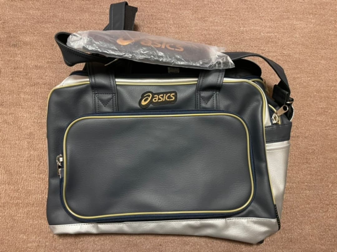 アシックスasicsエナメルバッグ
