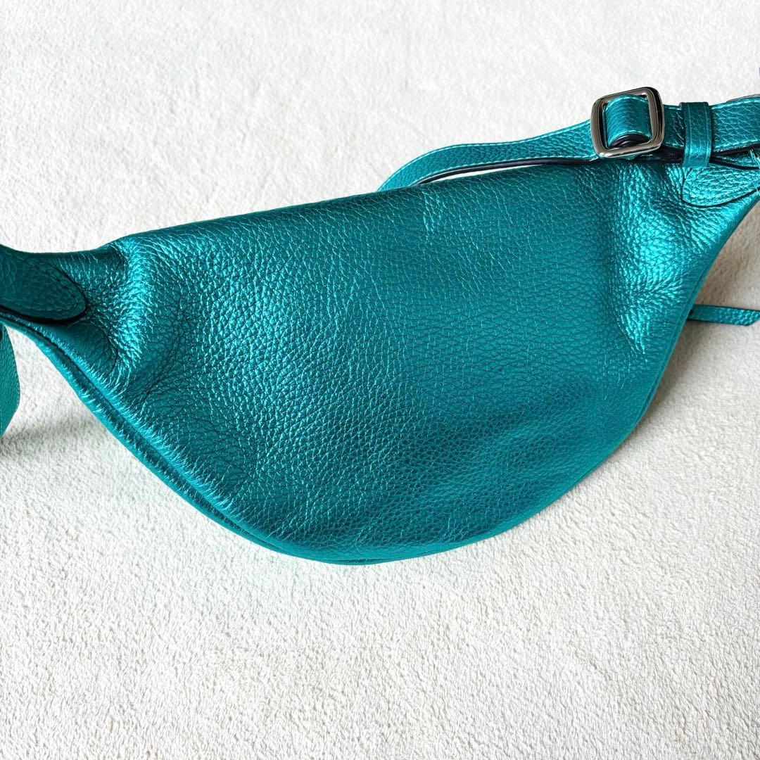 【新品未使用】COACH メタリックレザー シボ革 ボディバッグ グリーン