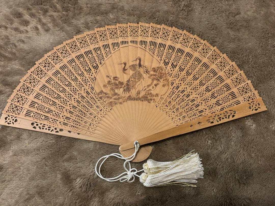 【大幅値下げ】白檀　透かし彫り　扇子　4本セット　高檔禮品扇　木製　保管品