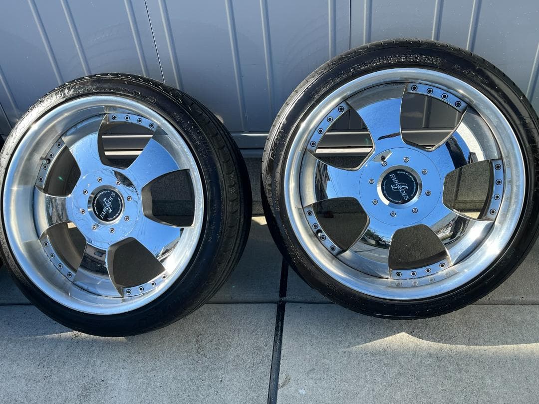 ファブレス　１９インチ　６穴　ハイエース　キャラバン