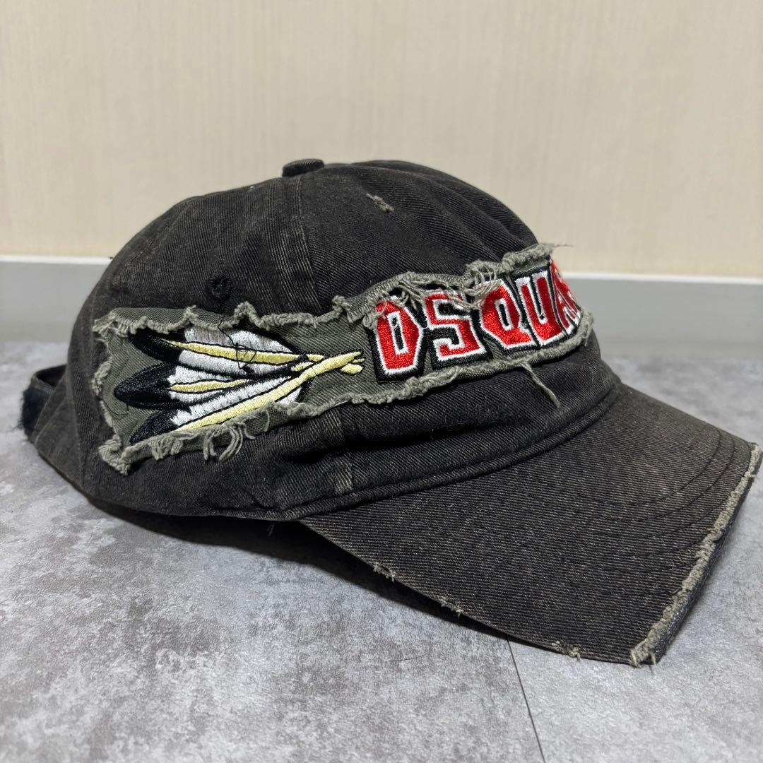“DSQUARED2 ディースクエアード ダメージ加工　キャップ