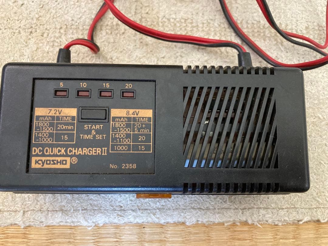 ホットショット本体・8.4V充電池・12V用急速充電器（京商）