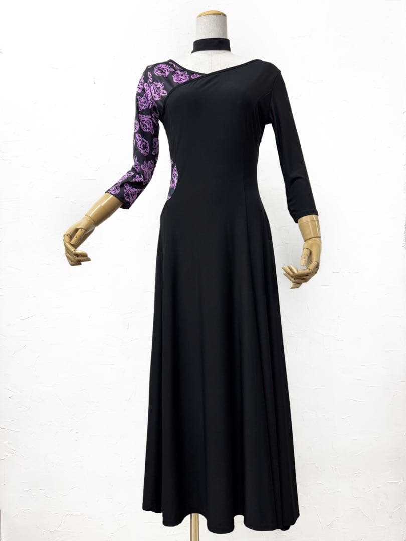 【アシンメトリー】新品　黒　パープルローズプリント　ワンピースｂ306