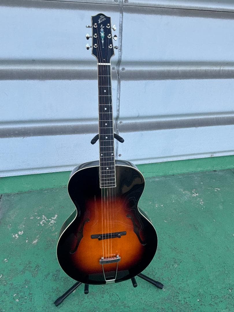 The LOAR LH-700VS Archtop guitar 超美品