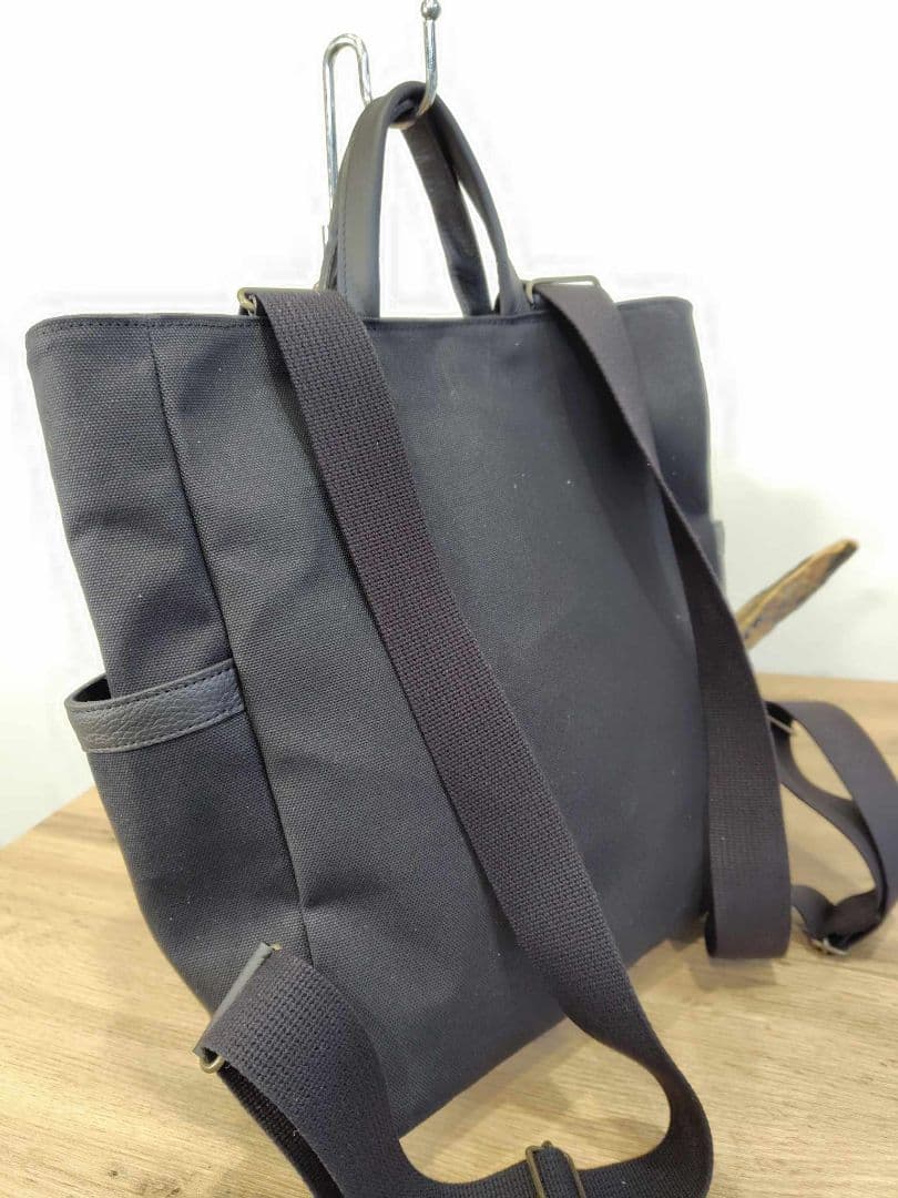 ミナペルホネン/タンバリンネイビー×カーキがま口ポケット/A4トートリュック