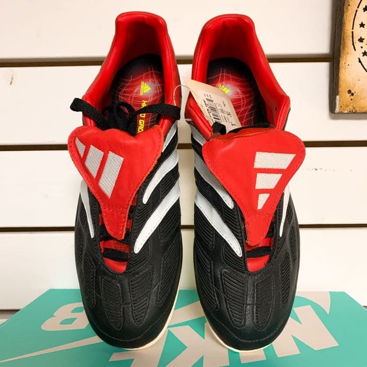 激レア　超美品　新品タグ付き　プレデタープレシジョン　27㎝