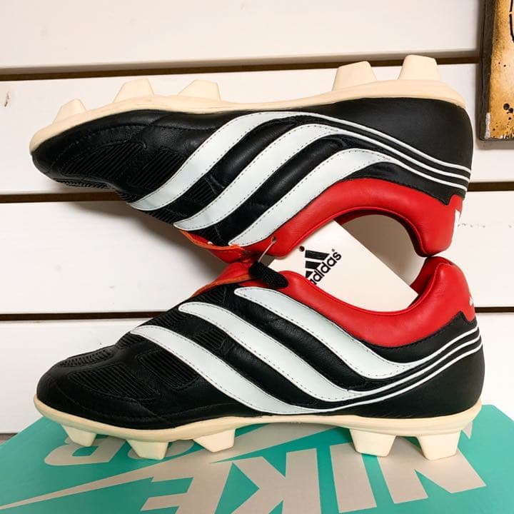 激レア　超美品　新品タグ付き　プレデタープレシジョン　27㎝