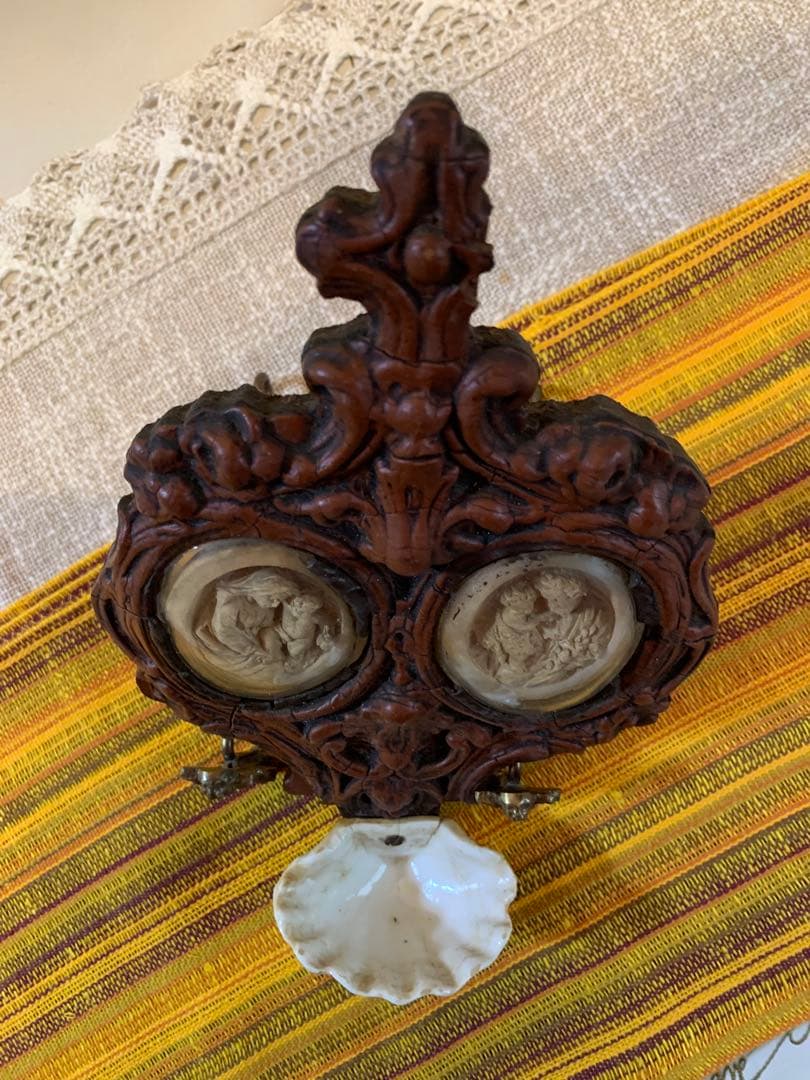 フランス製　アンティークのレアなメダイヨンのガラスドームが2個付いてます！繊細！