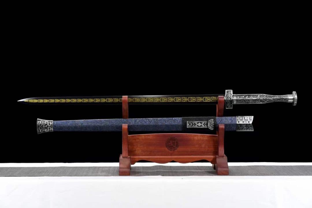 黒金を出す『九淵漢剣』古兵器 武具　刀装具　日本刀　模造刀 居合刀