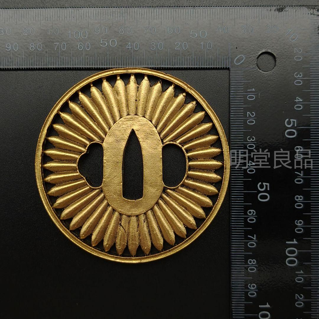 日本刀装具　刀鍔　菊紋の図　銅地　鍔　刀の鍔　刀鐔　105G　5ｍｍ　刀剣美術