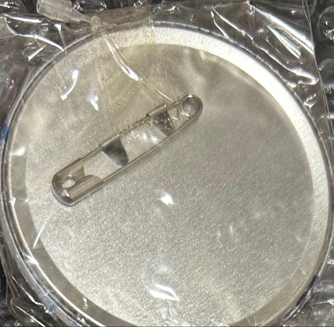 リゼロ　エミリア　セガ　缶バッジ　レア