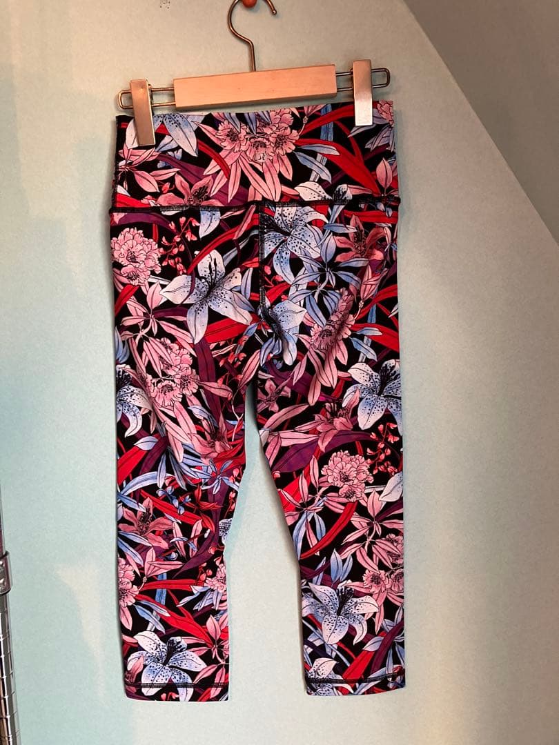 （美品）試着のみハワイで購入Lululemon 柄レギンスサイズ6 ルルレモン