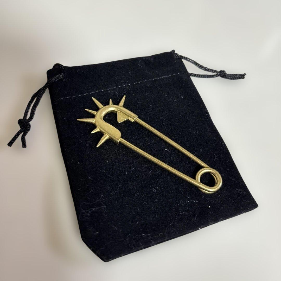 チェンソーマン 非売品 ヨウジヤマモト Ground y コラボ ブローチ