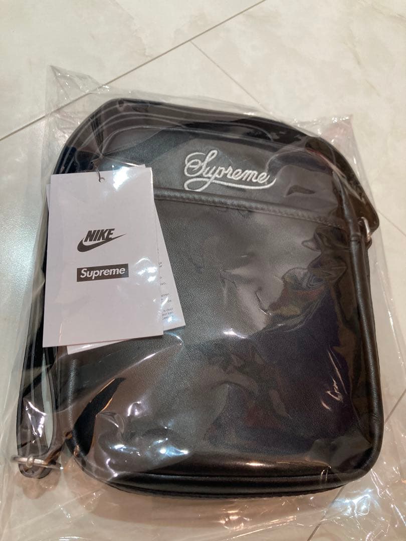 Nike x Supreme レザー ショルダーバッグ ブラック
