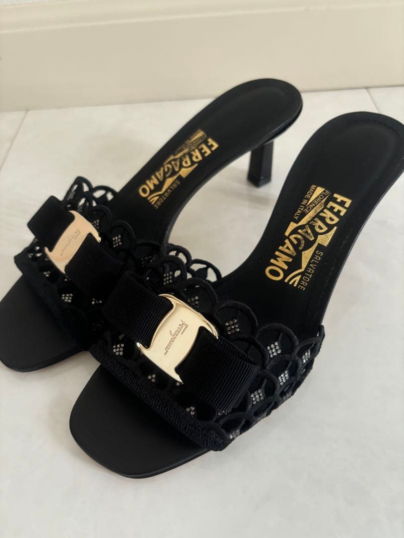 フェラガモ ミュールサンダル