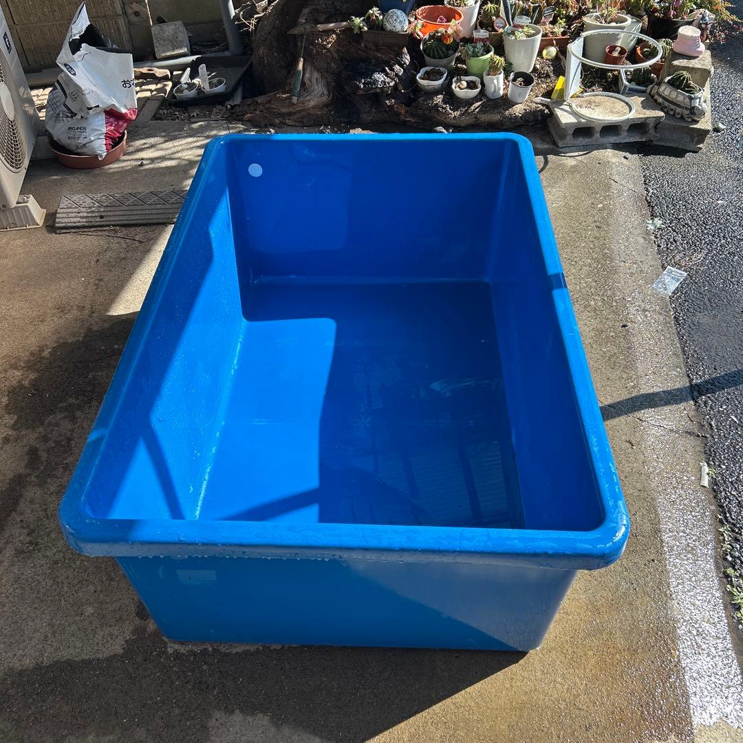 ブルコンテナ 400L プラスチック水槽