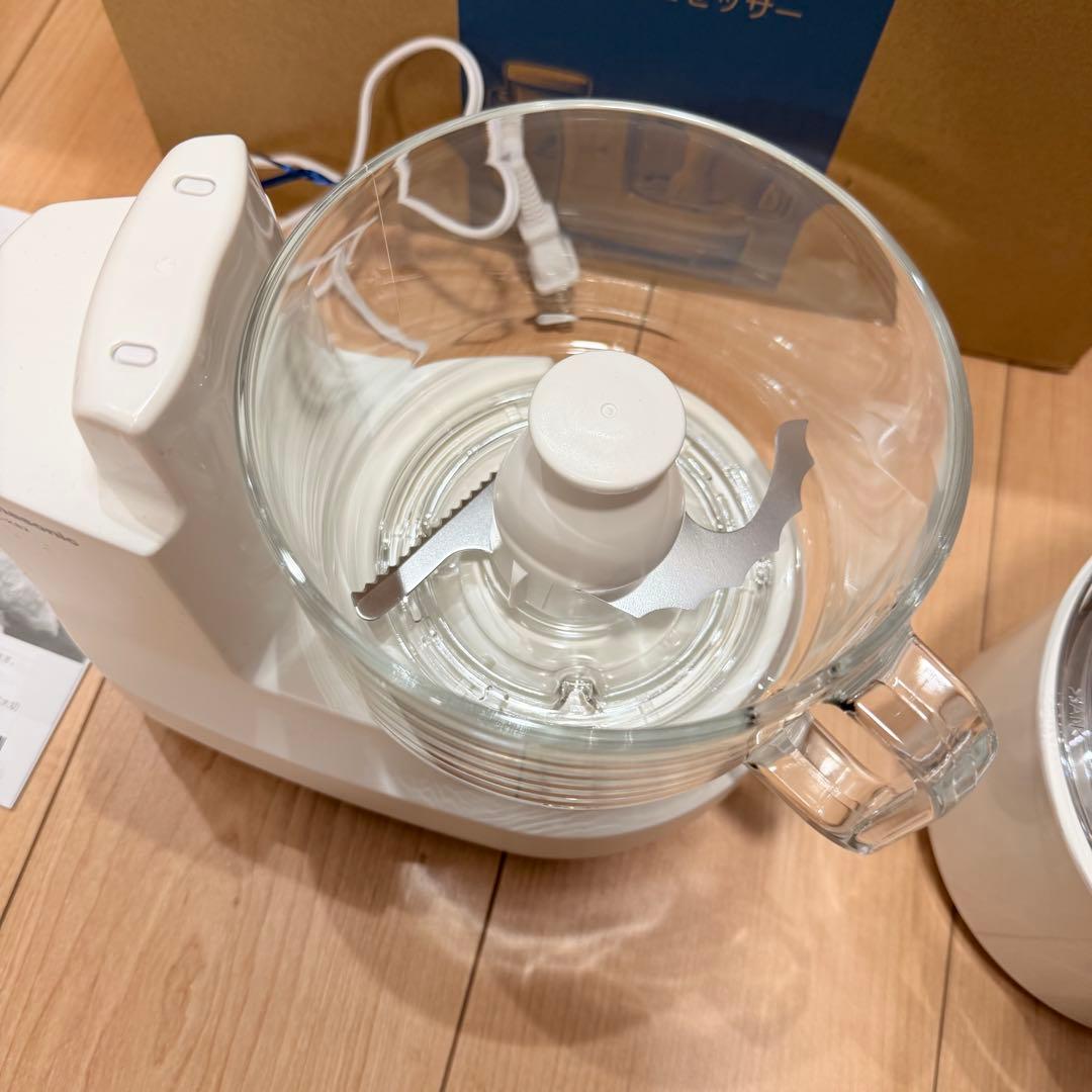 【美品】Panasonicフードプロセッサー MK-K82-W ホワイト調理家電