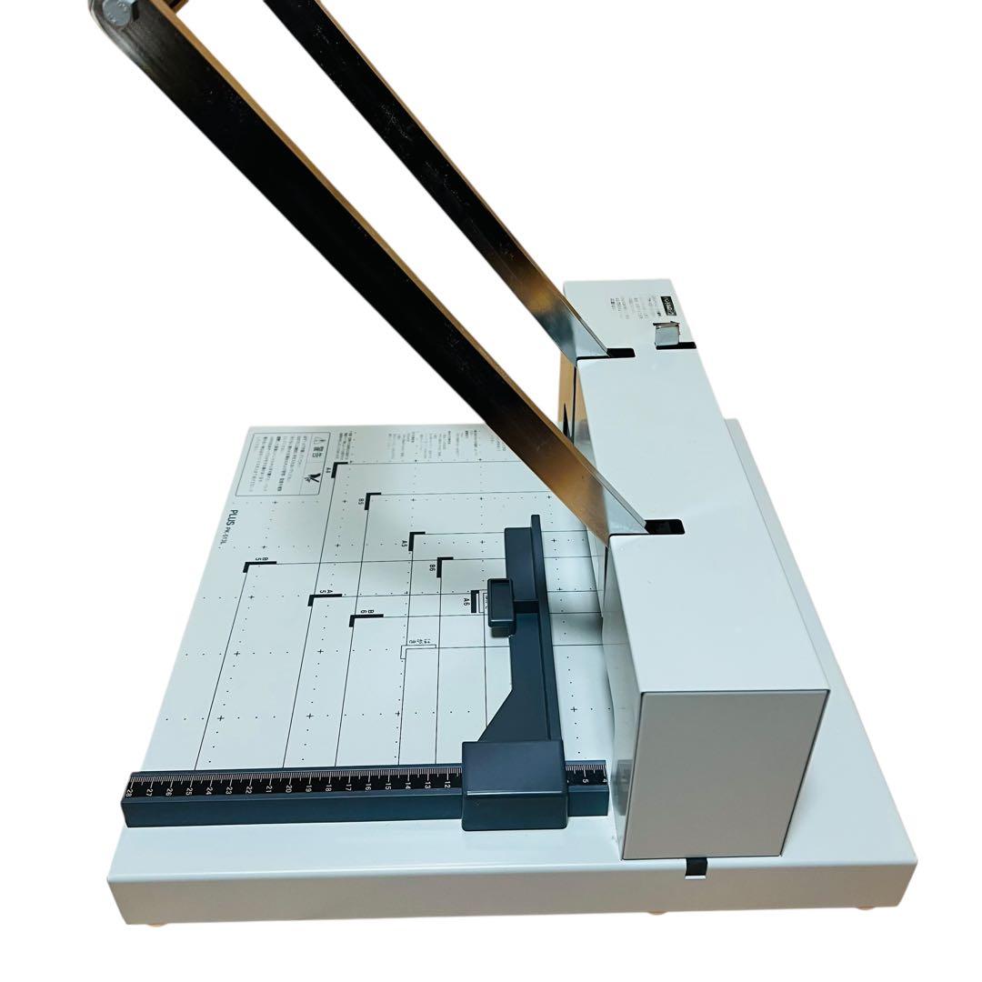 PLUS 手動裁断機 裁断幅A4 PK-513L