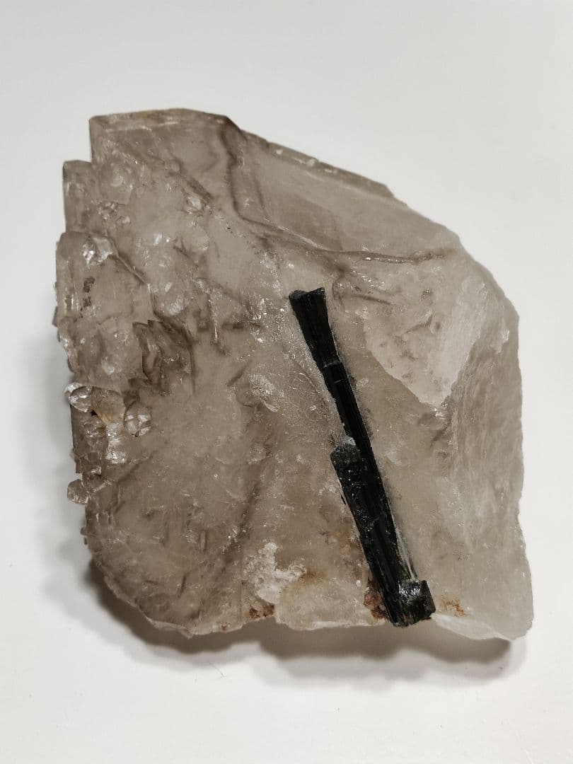 パワーストーン　原石　希少！　トルマリンwithクォーツ原石　1,877g