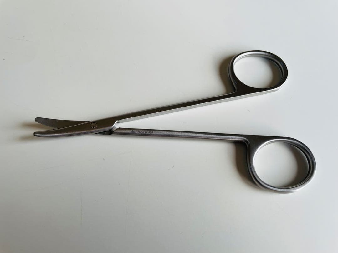 ハグパップ　耳毛切りバサミ(カーブタイプ)