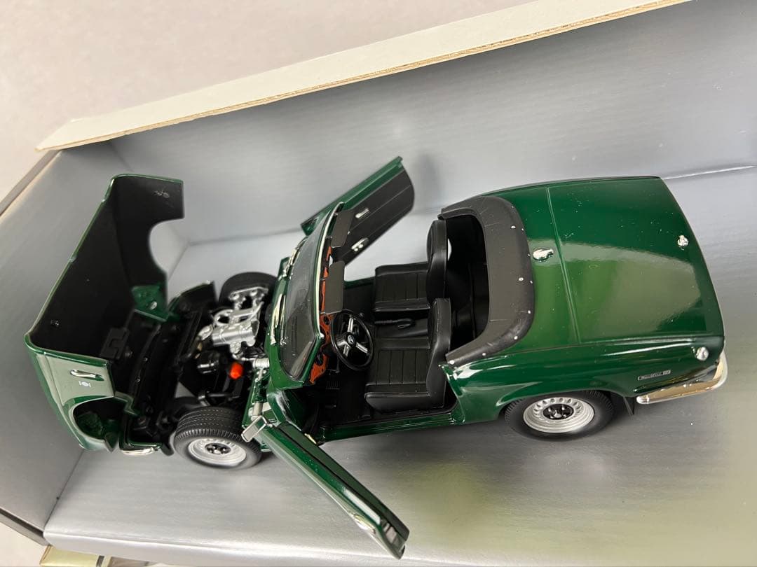 1/18★TRIUMPH SPITFIRE MK-Ⅳ 1970★トライアンフ