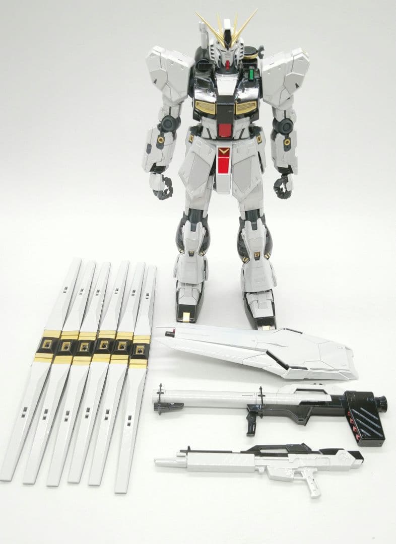 MG 1/100 νガンダム チタニウムフィニッシュ　ニューガンダム