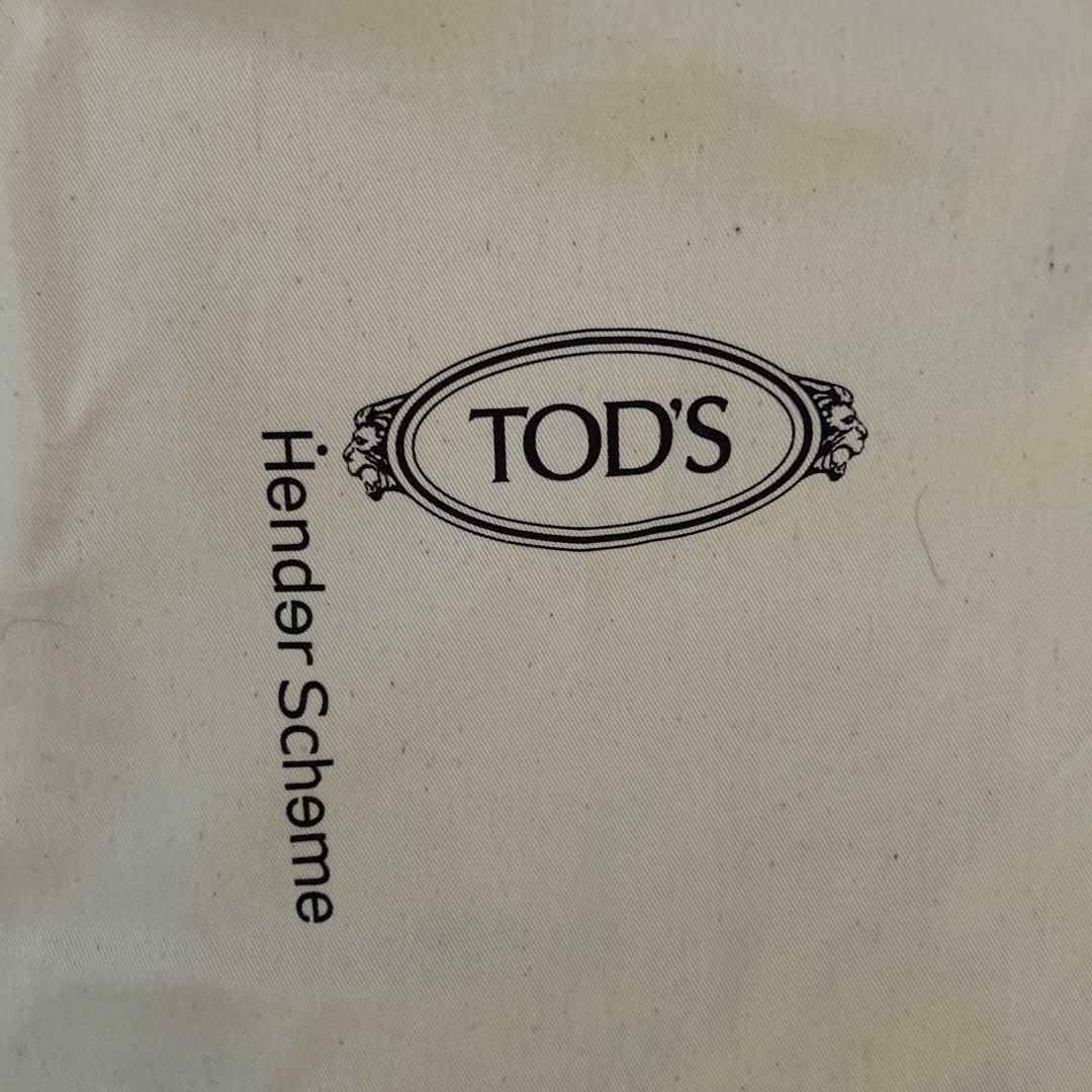 トッズ×エンダースキーマ　黒スエード丸型バッグ